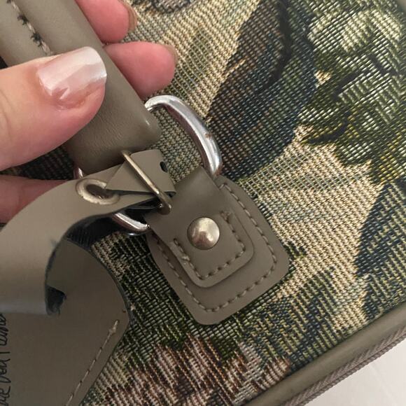 Diane von Furstenberg Vintage Floral Tapestry Travel Makeup Case 9"x12" - Picture 10 of 16